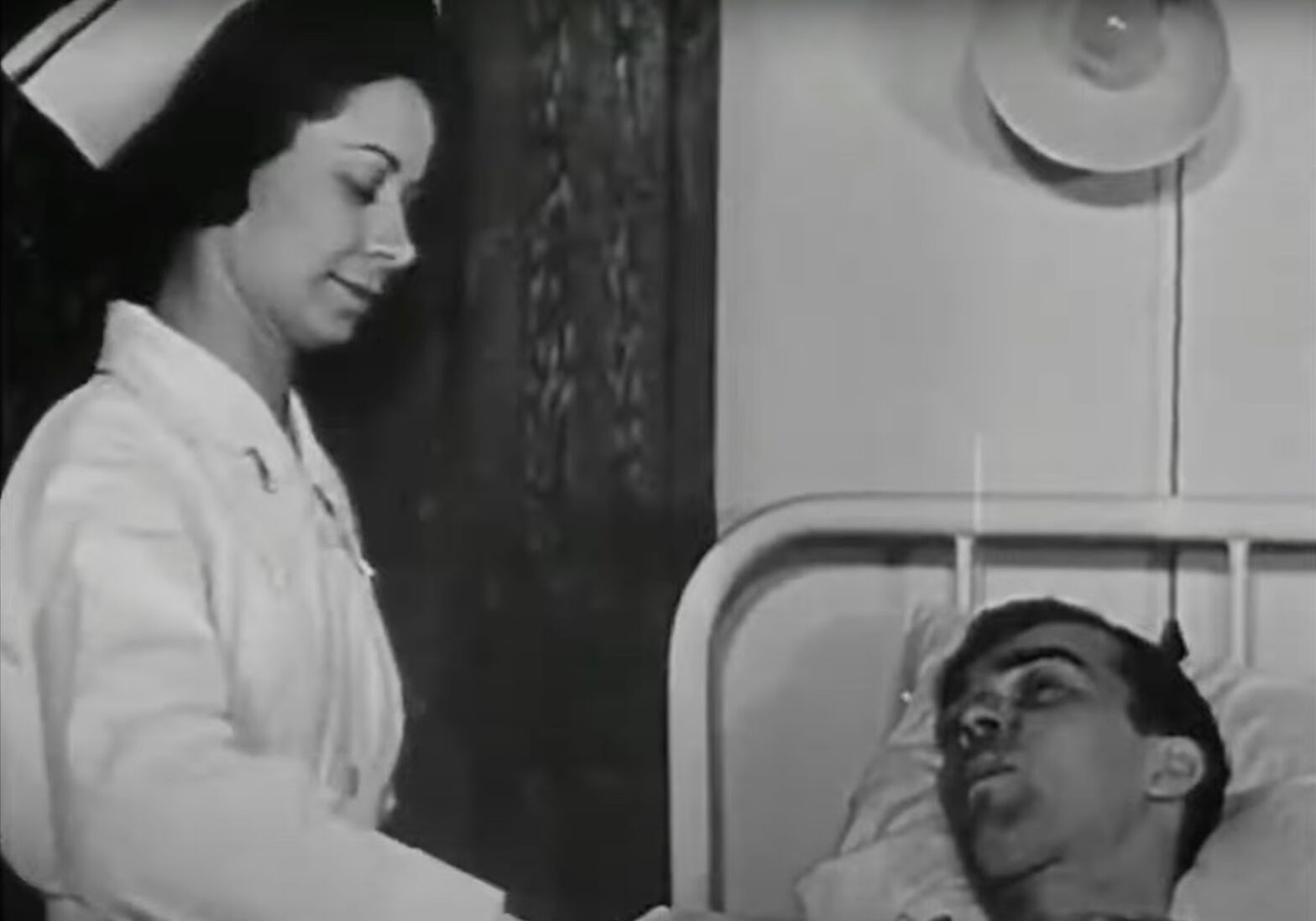 Nurse helping a wounded man